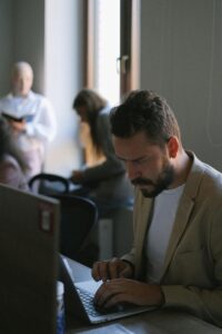 Líder introvertido a gerir energia no trabalho